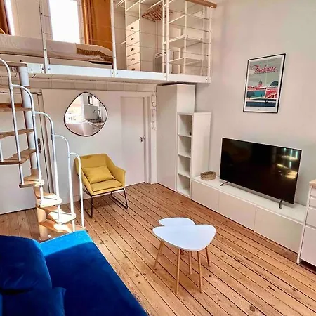 - Carmes Apartment